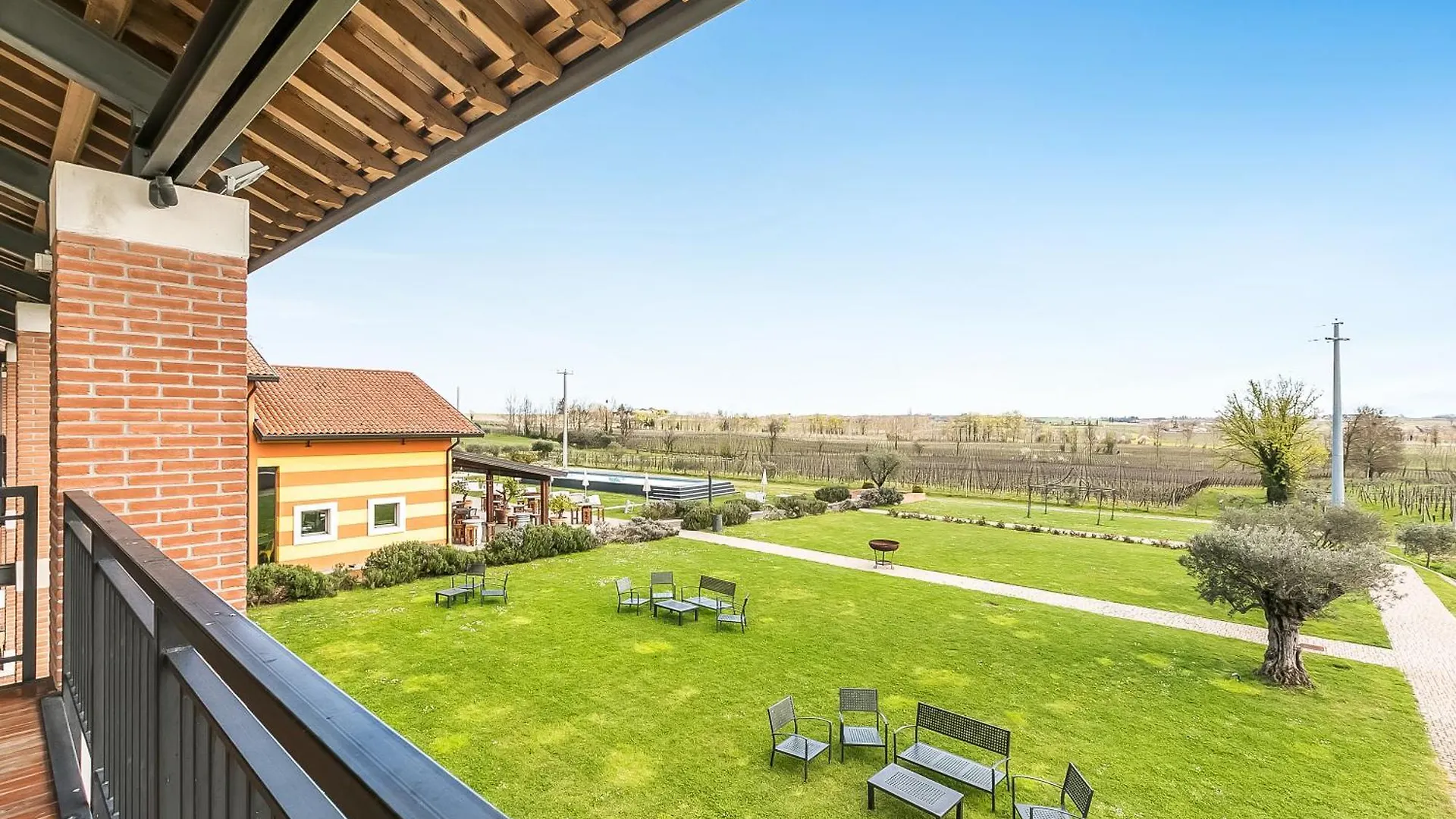 Almavite Wine Resort With Pool - Happy Rentals Desenzano del Garda Farm stay