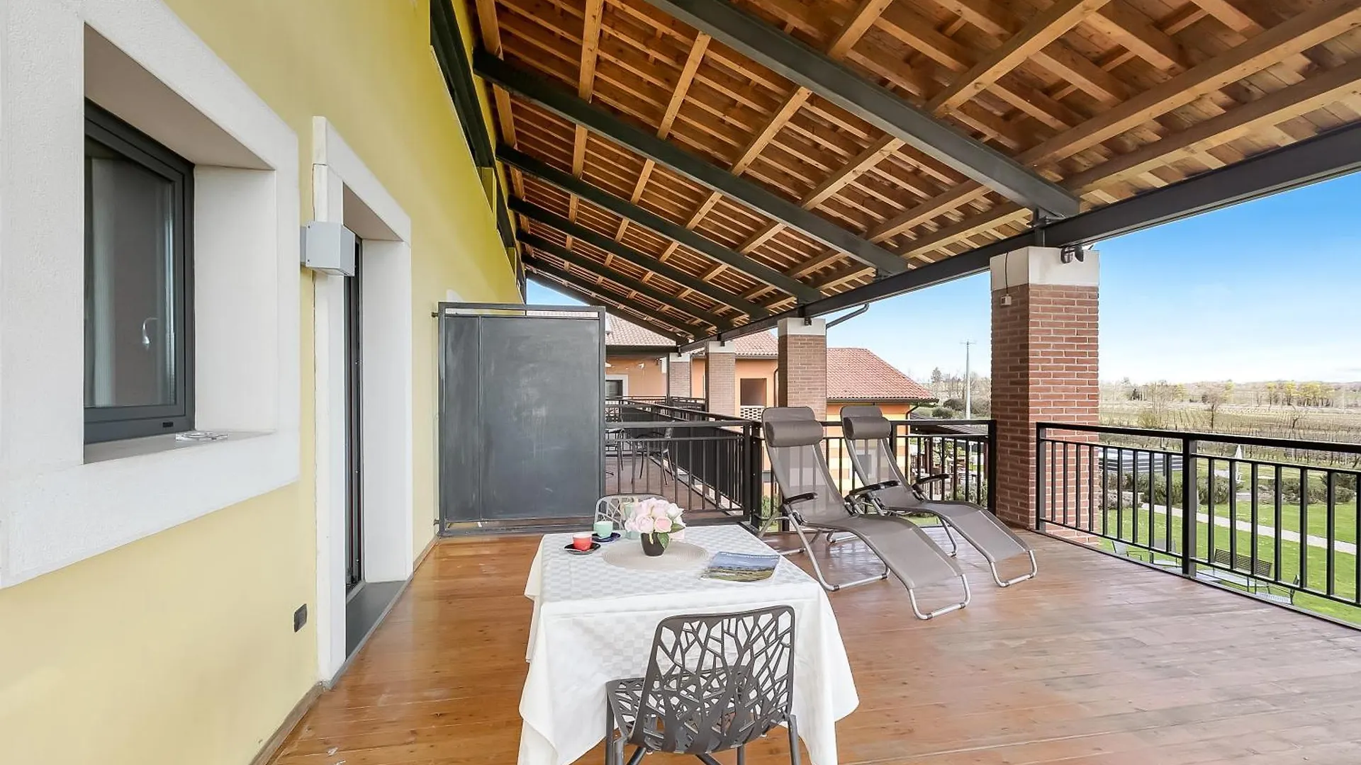 Almavite Wine Resort With Pool - Happy Rentals Desenzano del Garda Italy