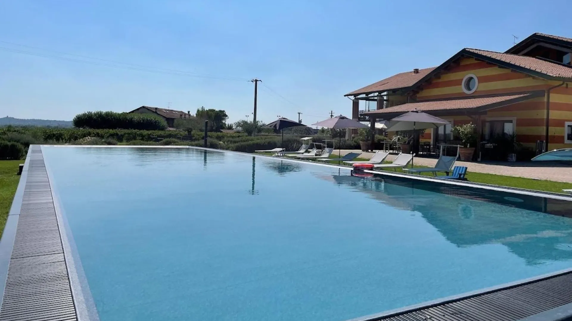 Almavite Wine Resort With Pool location