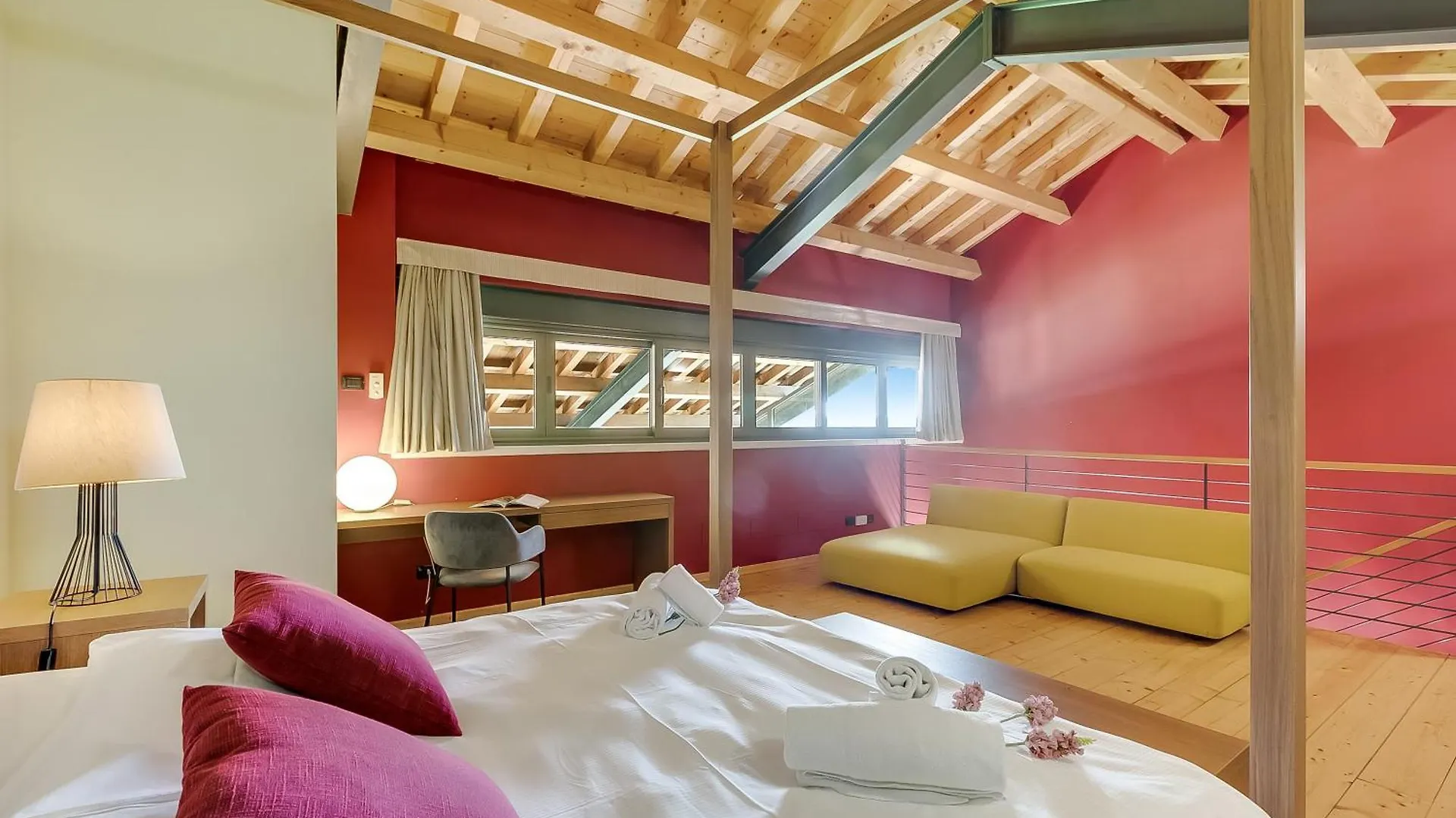 팜스테이 Almavite Wine Resort With Pool - Happy Rentals 데센자노델가르다 이탈리아