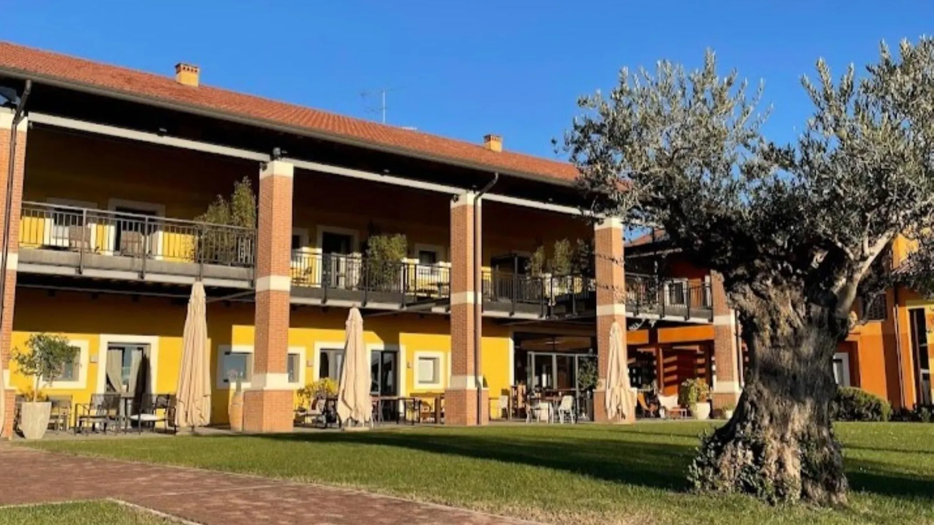 Κατάλυμα σε φάρμα Almavite Wine Resort With Pool - Happy Rentals Ντεζεντσάνο ντελ Γκάρντα