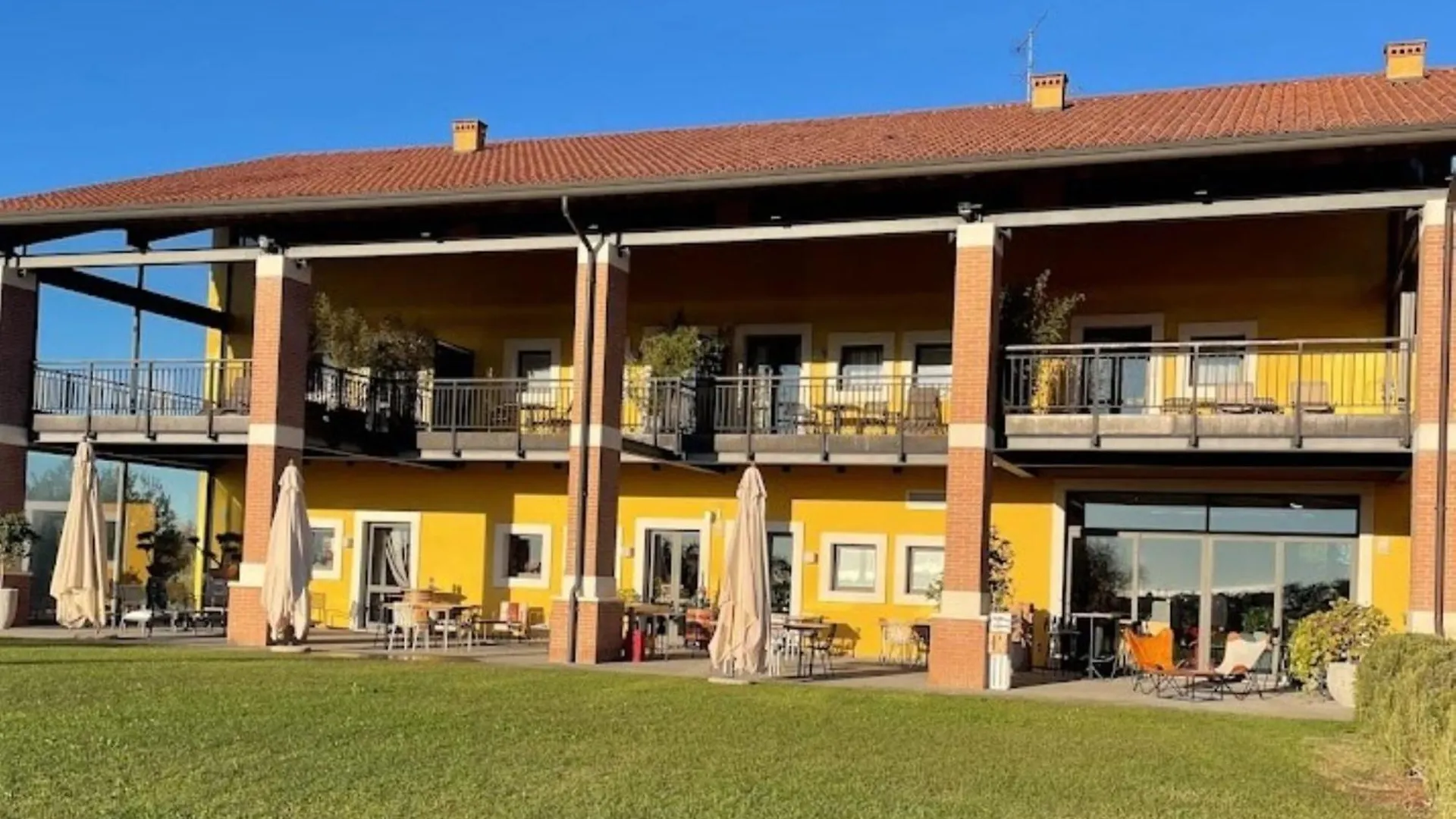 Almavite Wine Resort With Pool - Happy Rentals 데센자노델가르다 팜스테이