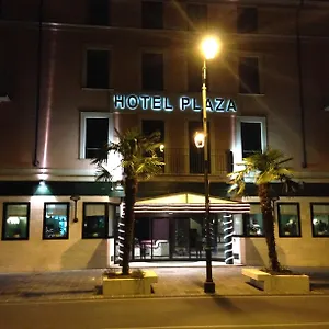 Plaza Отель